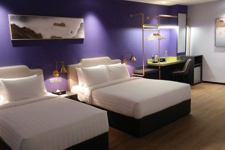 Room 9 of 36