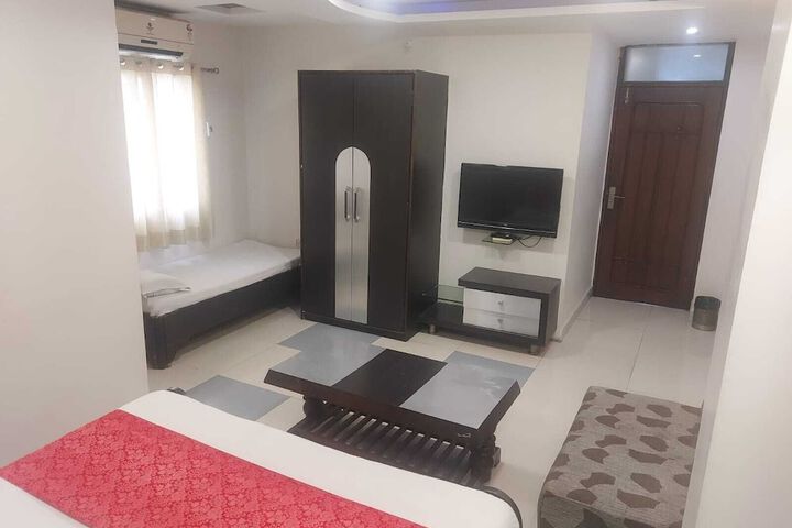 Room 7 of 24
