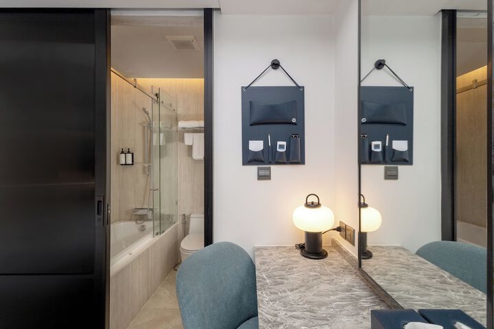 Room 7 of 74