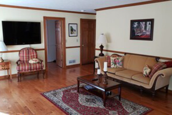 Room 11 of 32