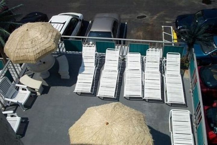 Sundeck 58 of 63