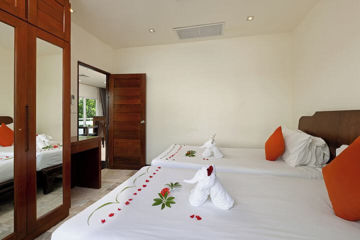 Room 43 of 174