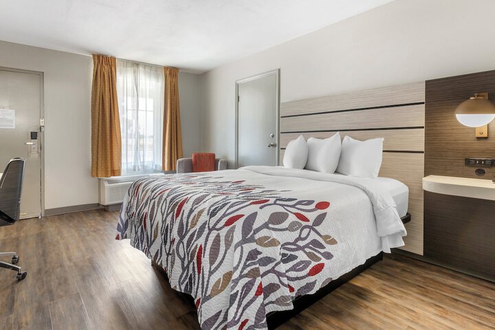 ADA Accessible Deluxe King Bed (7 of 15)