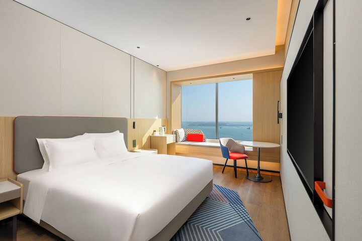 Room 4 of 41