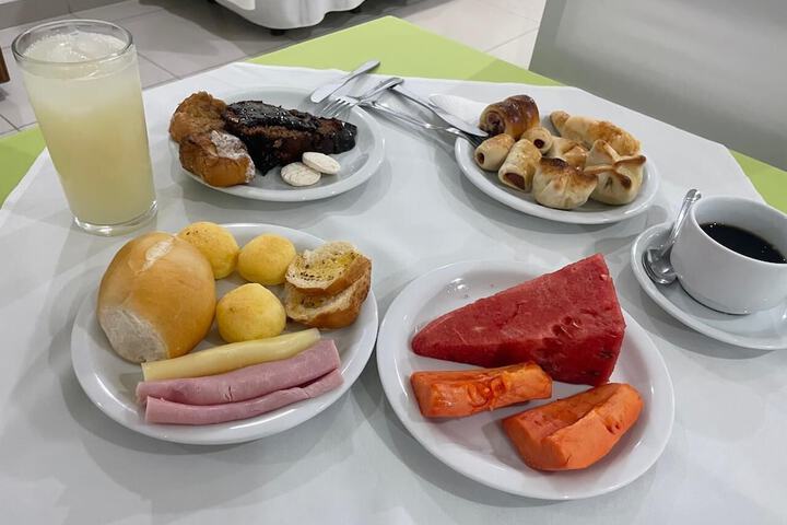 Dining 9 of 11