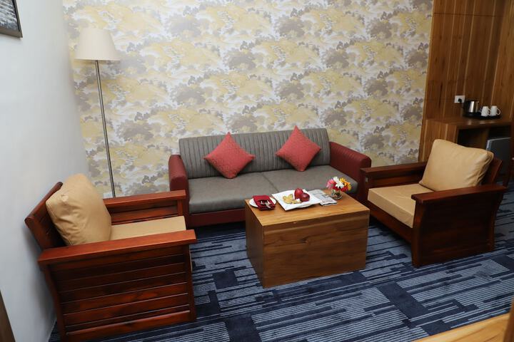 Room 25 of 48