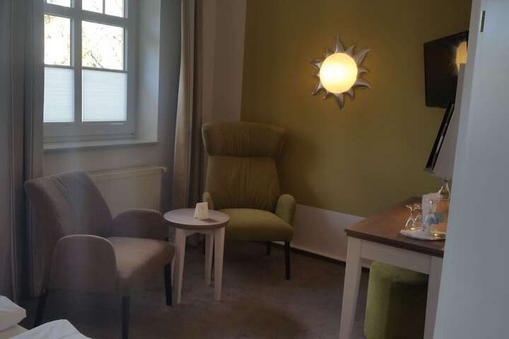 Room 3 of 62