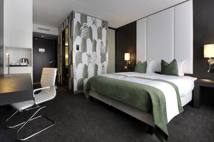 Room 13 of 46