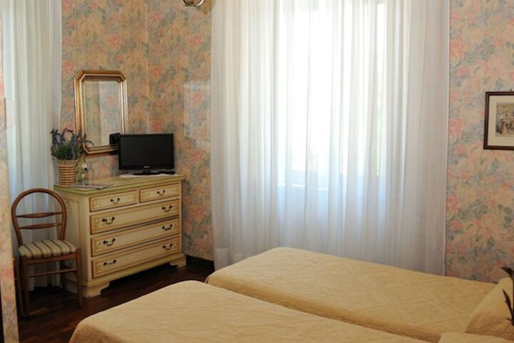 Room 17 of 63