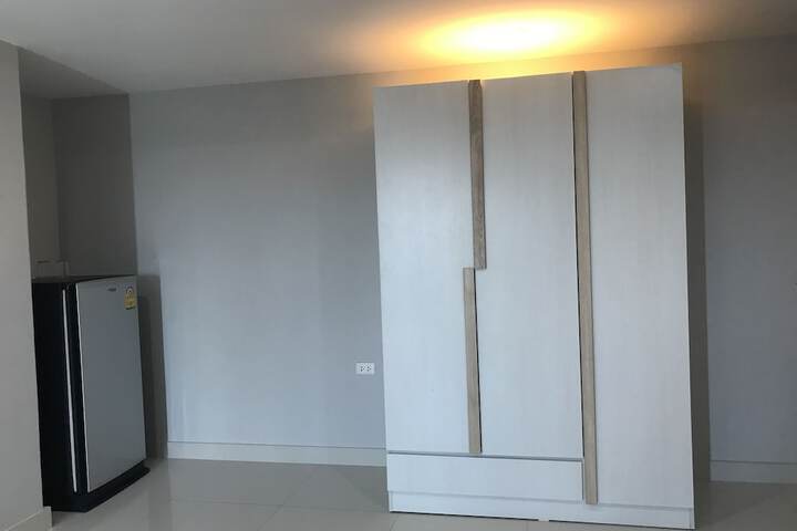 Room 28 of 68