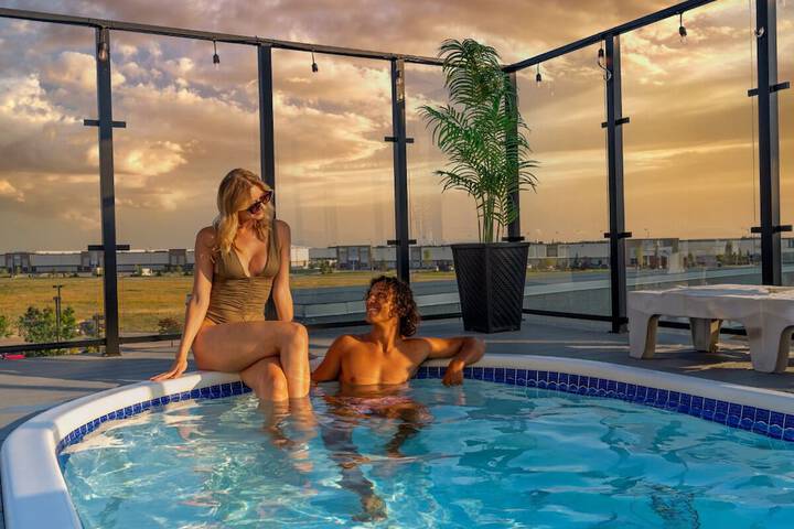 Hotel with Pool