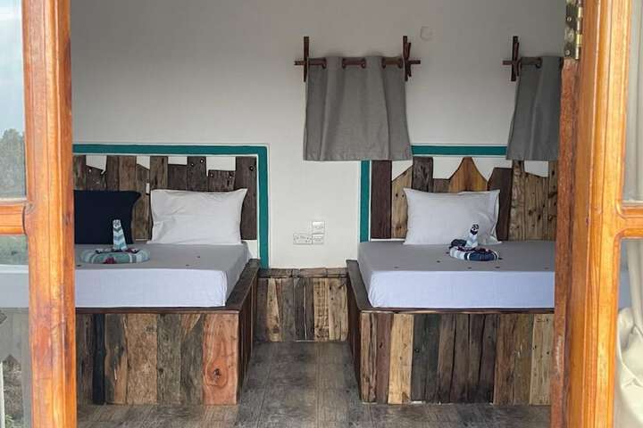 Room 6 of 20