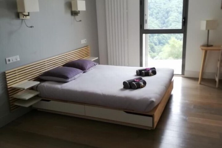 Room 4 of 26