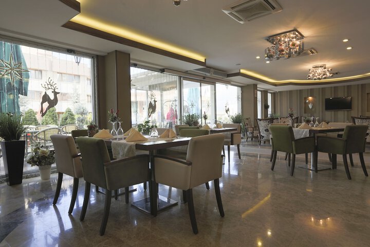 Dining 62 of 69