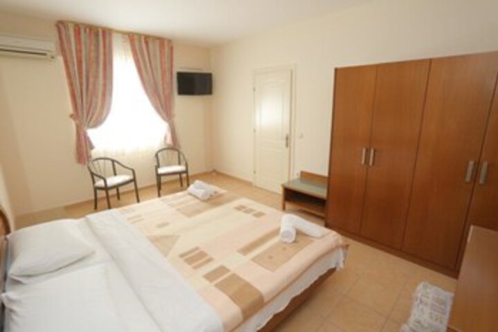 Room 37 of 43