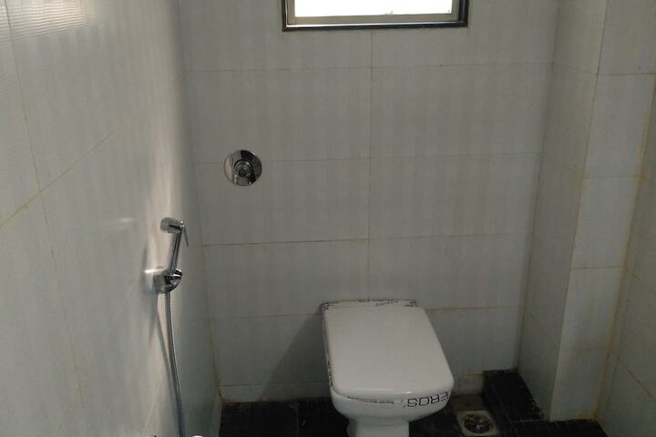 Room 18 of 35