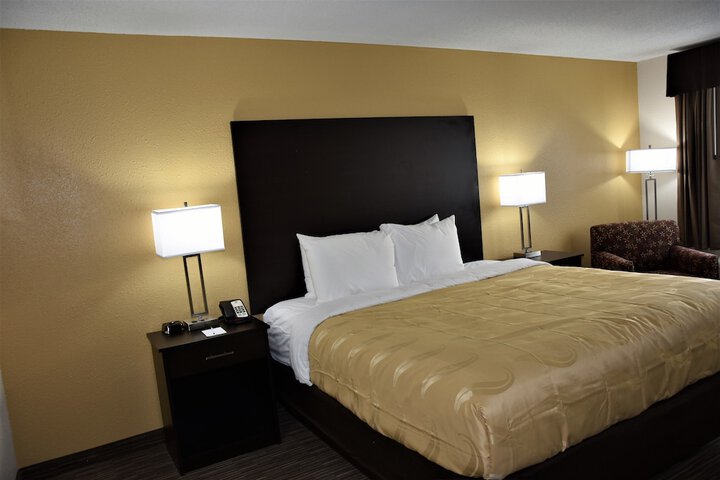 Standard | King Bed (7 of 10)