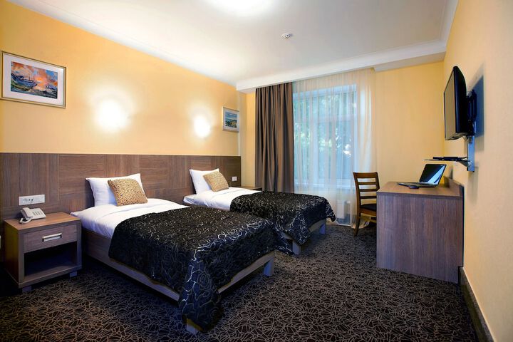 Room 7 of 119
