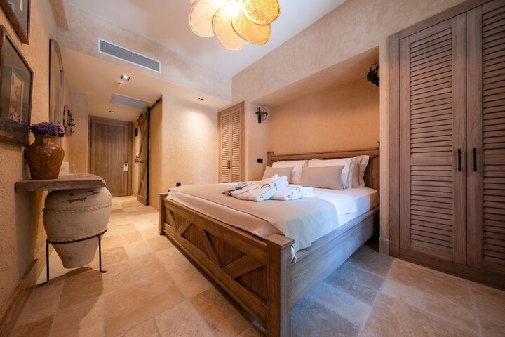 Room 18 of 38