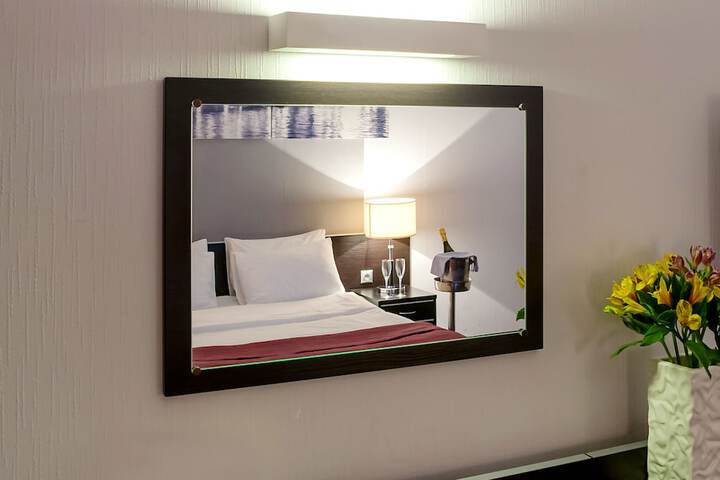 Room 9 of 65