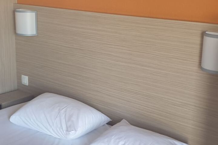 Room 26 of 99