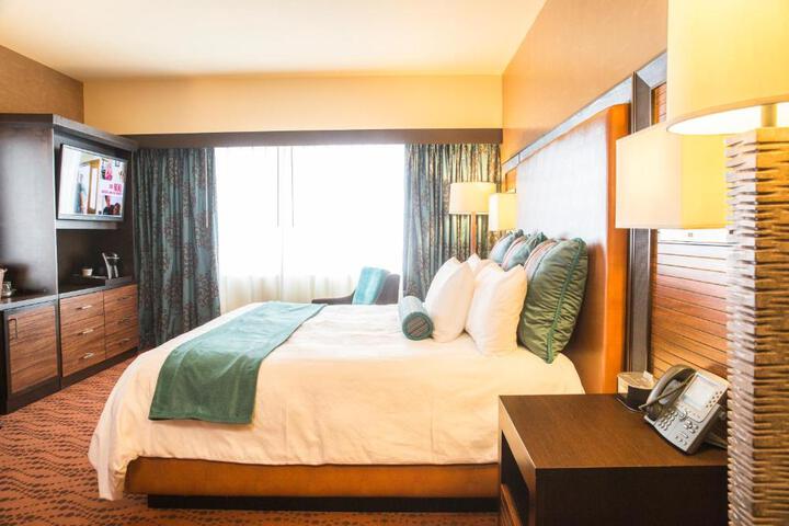 1 King Bed (13 of 18)