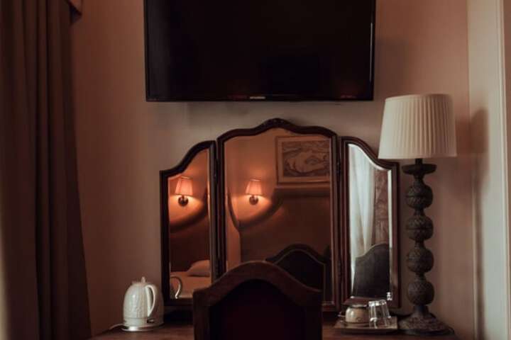 Room 10 of 52