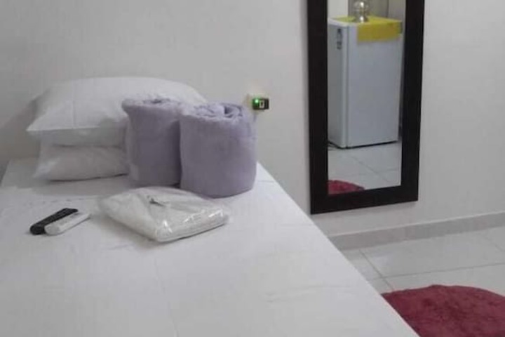 Room 10 of 18
