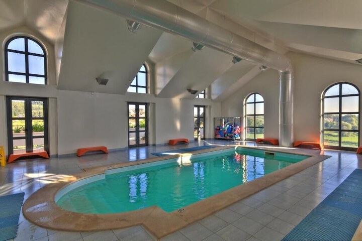 Pool 43 of 102