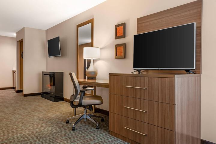 Room 43 of 73