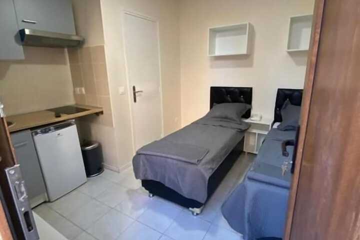 Room 3 of 23