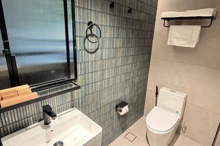 Room 15 of 21