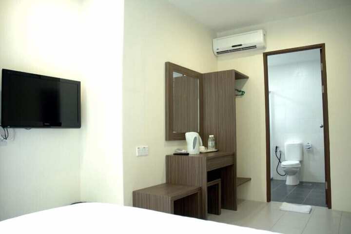 Room 5 of 14