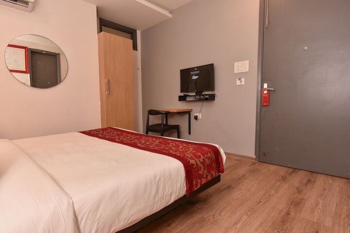 Room 8 of 24