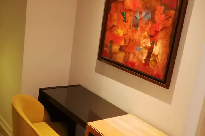 Room 8 of 47