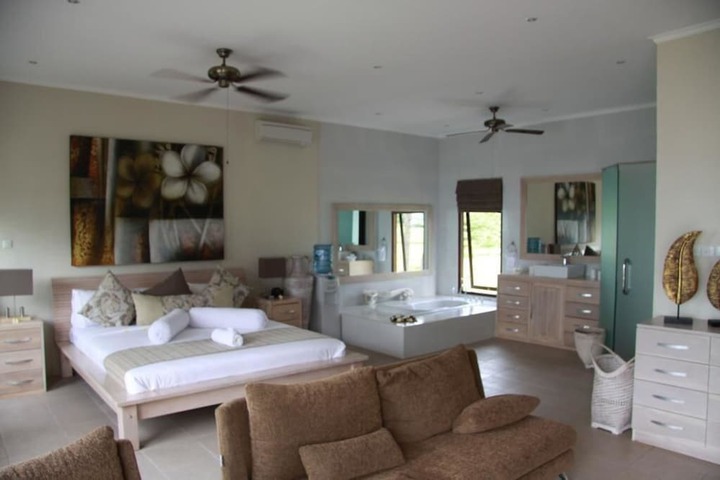 Room 4 of 21