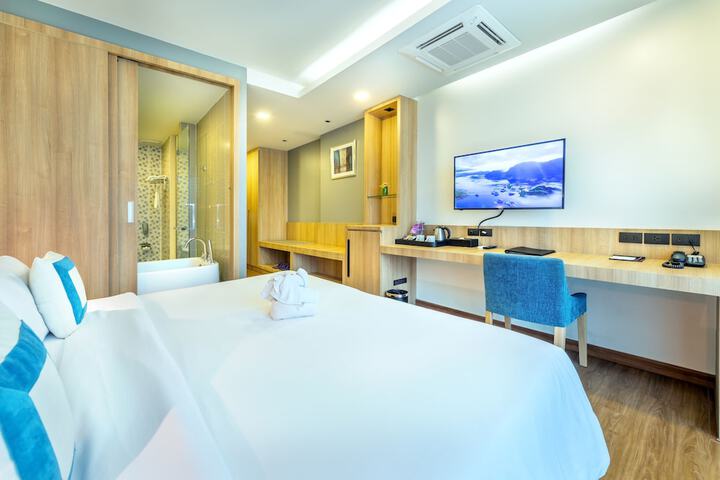 Room 10 of 169