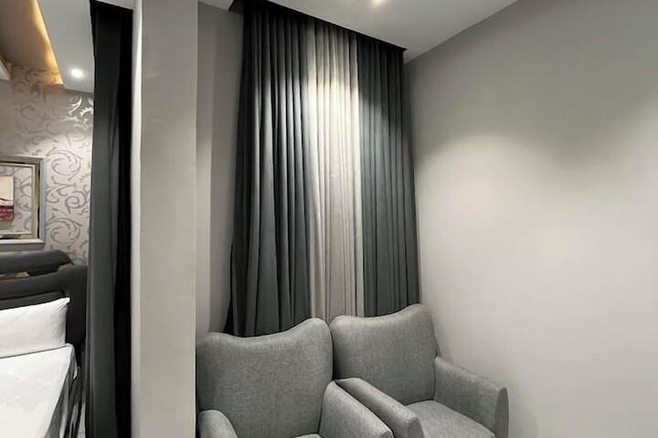 Room 8 of 20