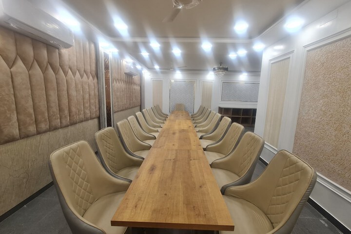 Ballroom/Hall 39 of 48