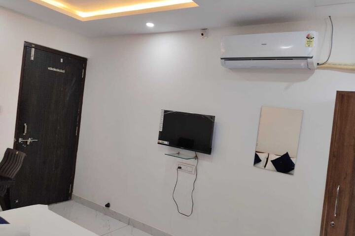 Room 48 of 64