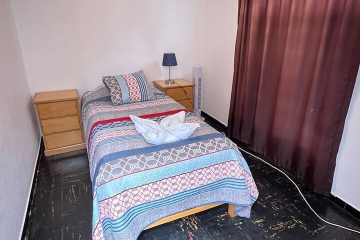 Room 8 of 178
