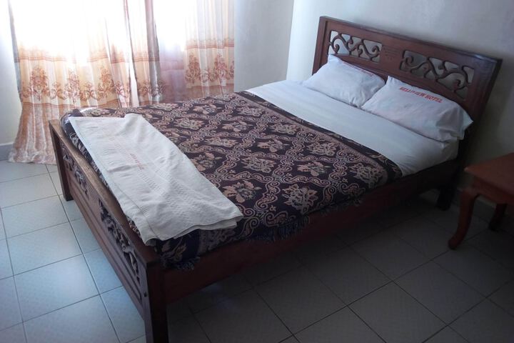 Room 5 of 20