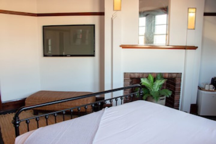Room 28 of 192