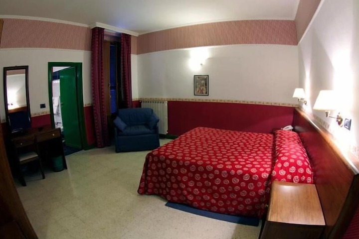 Room 25 of 59