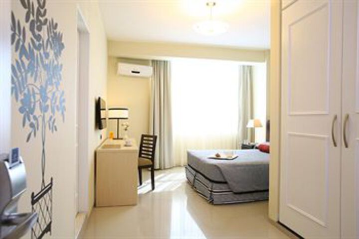 Room 9 of 26