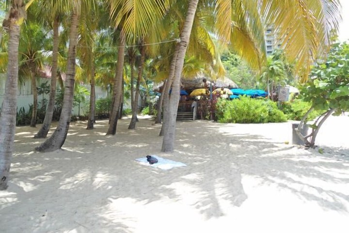 Beach 18 of 25