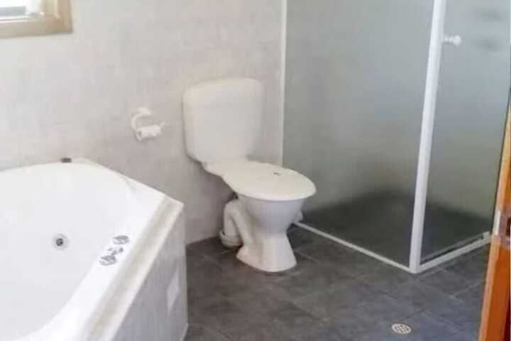 Room 16 of 39