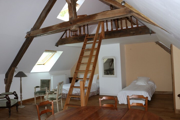 Room 28 of 145
