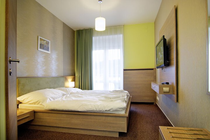 Room 28 of 56