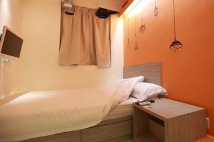 Room 45 of 93